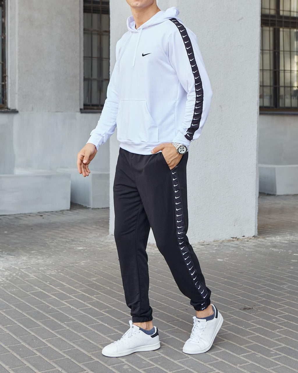 Худі Nike біле