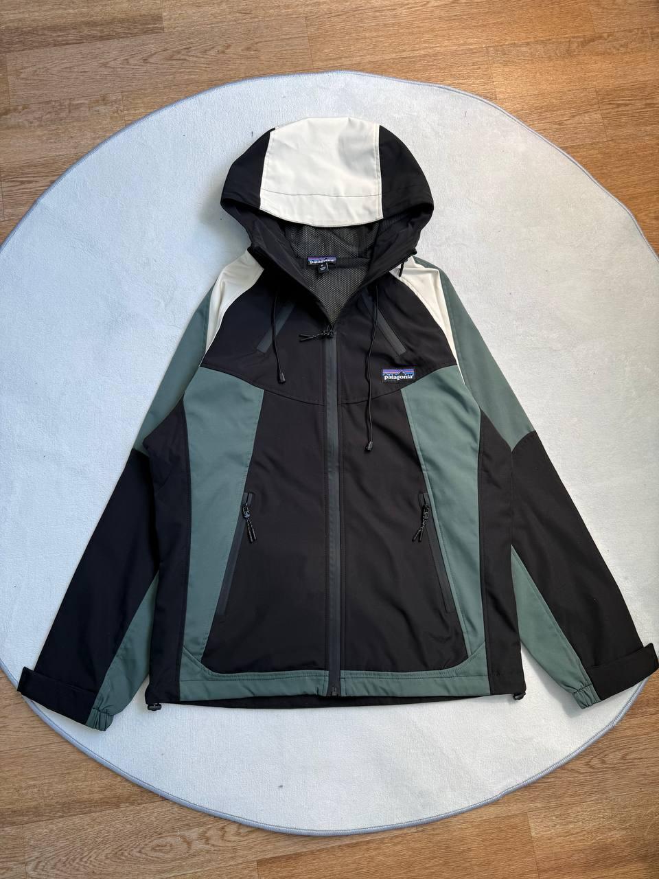 Вітровка Patagonia чорна