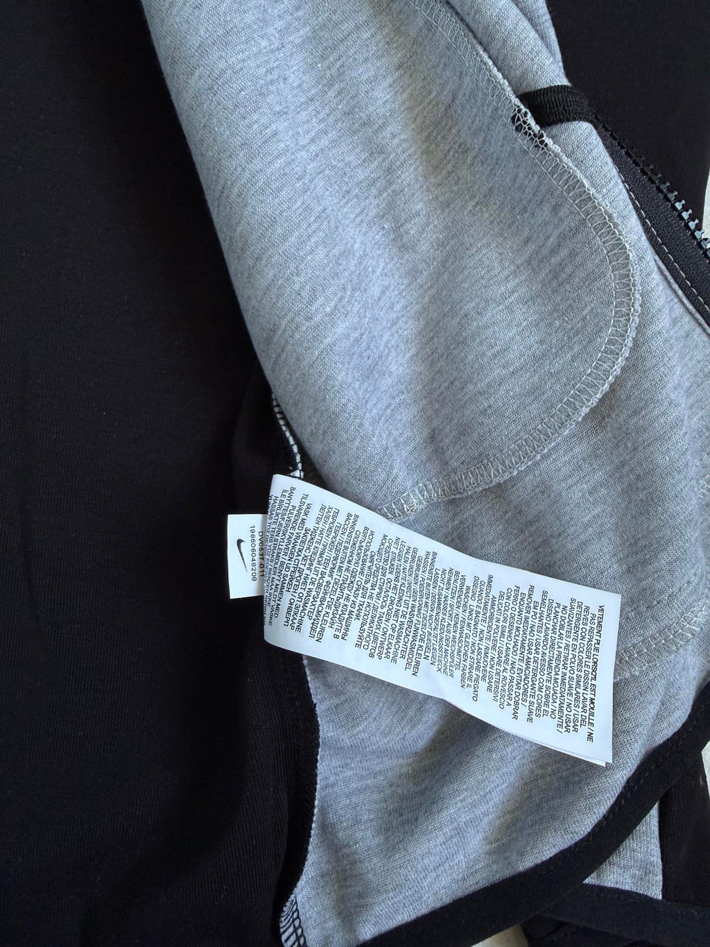 Спортивний костюм Nike Tech Fleece чорно-сірий