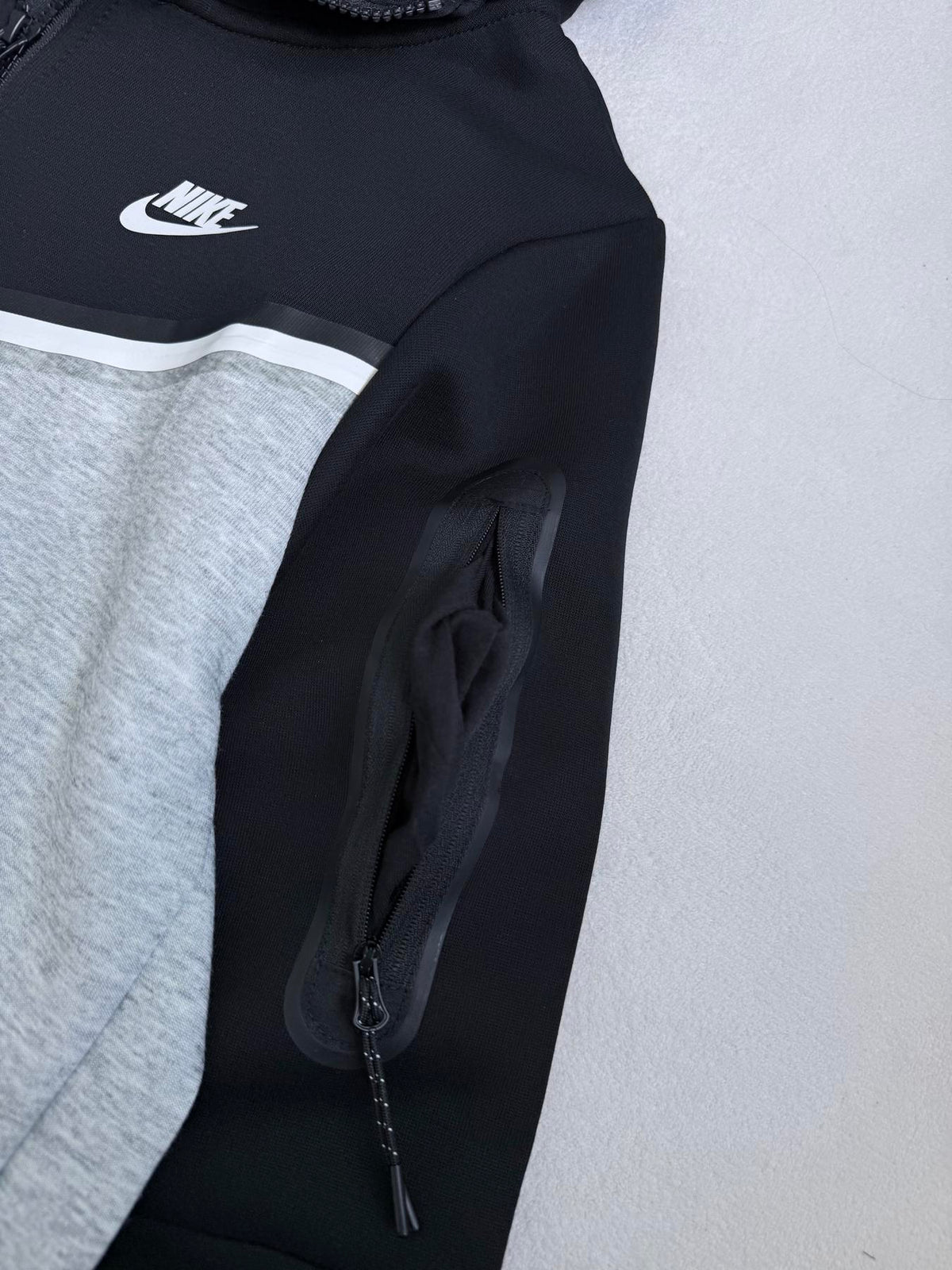 Зіп-худі чорно-сіре Nike Tech Flecce