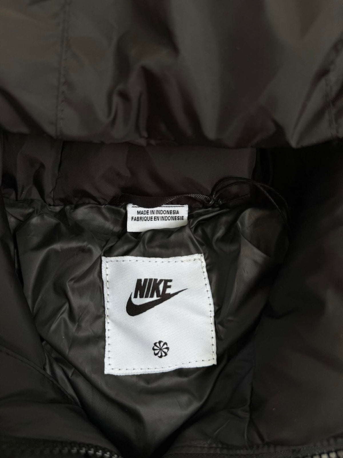 Зимова куртка Nike чорна